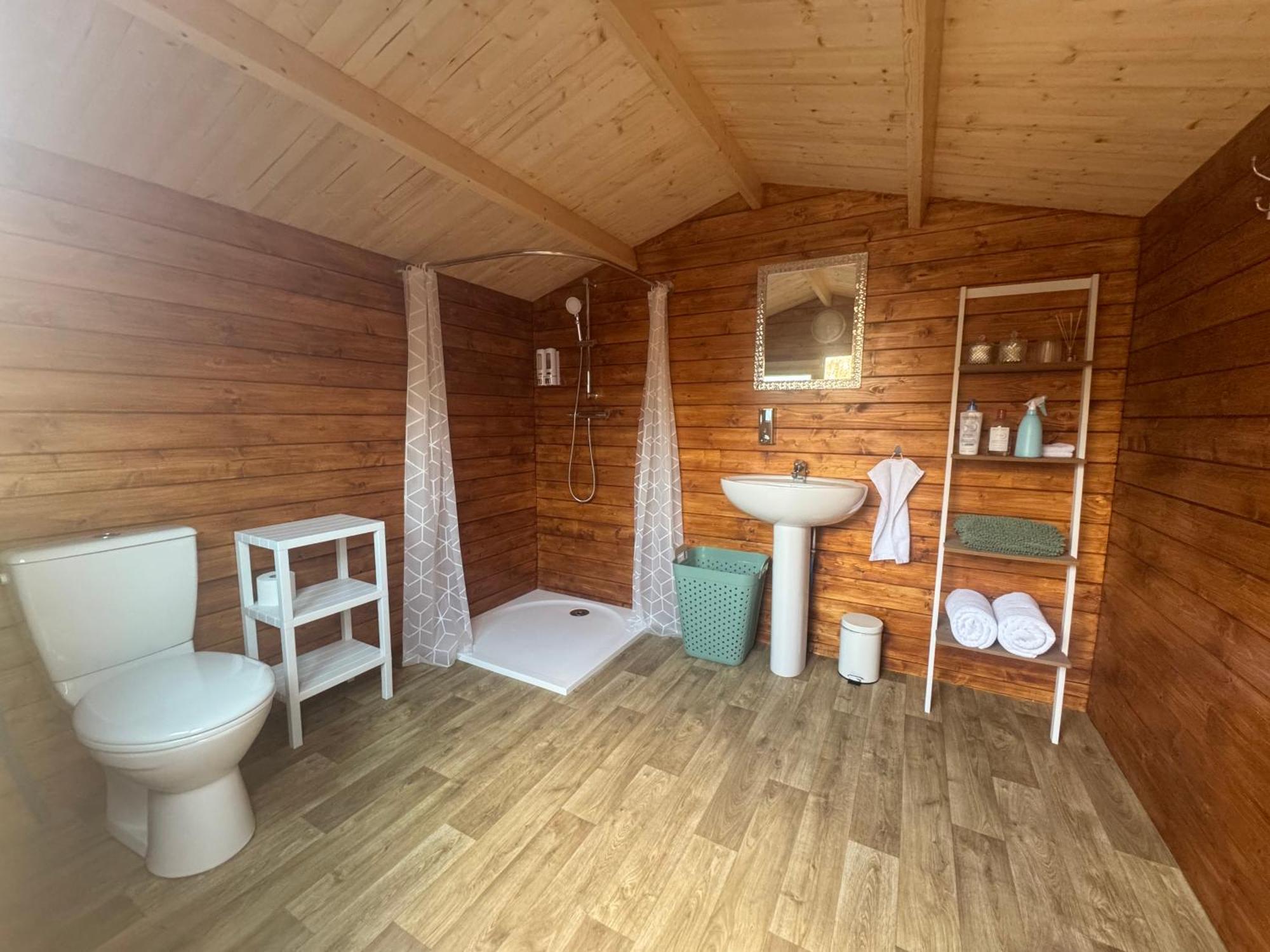 Au Domaine Du Predieu Crécy-sur-Serre Room photo